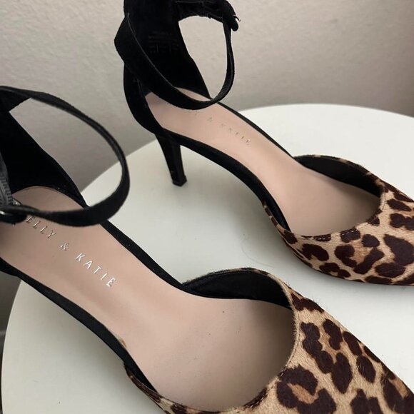 Kelly & Katie Women's multi Courts - Picture 3 of 5